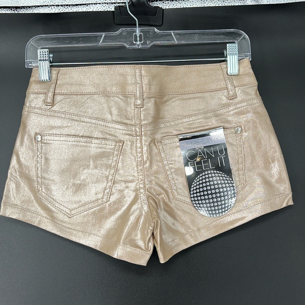 SILENT DISCO‎ BY CELEBRITY PINK SHORTS